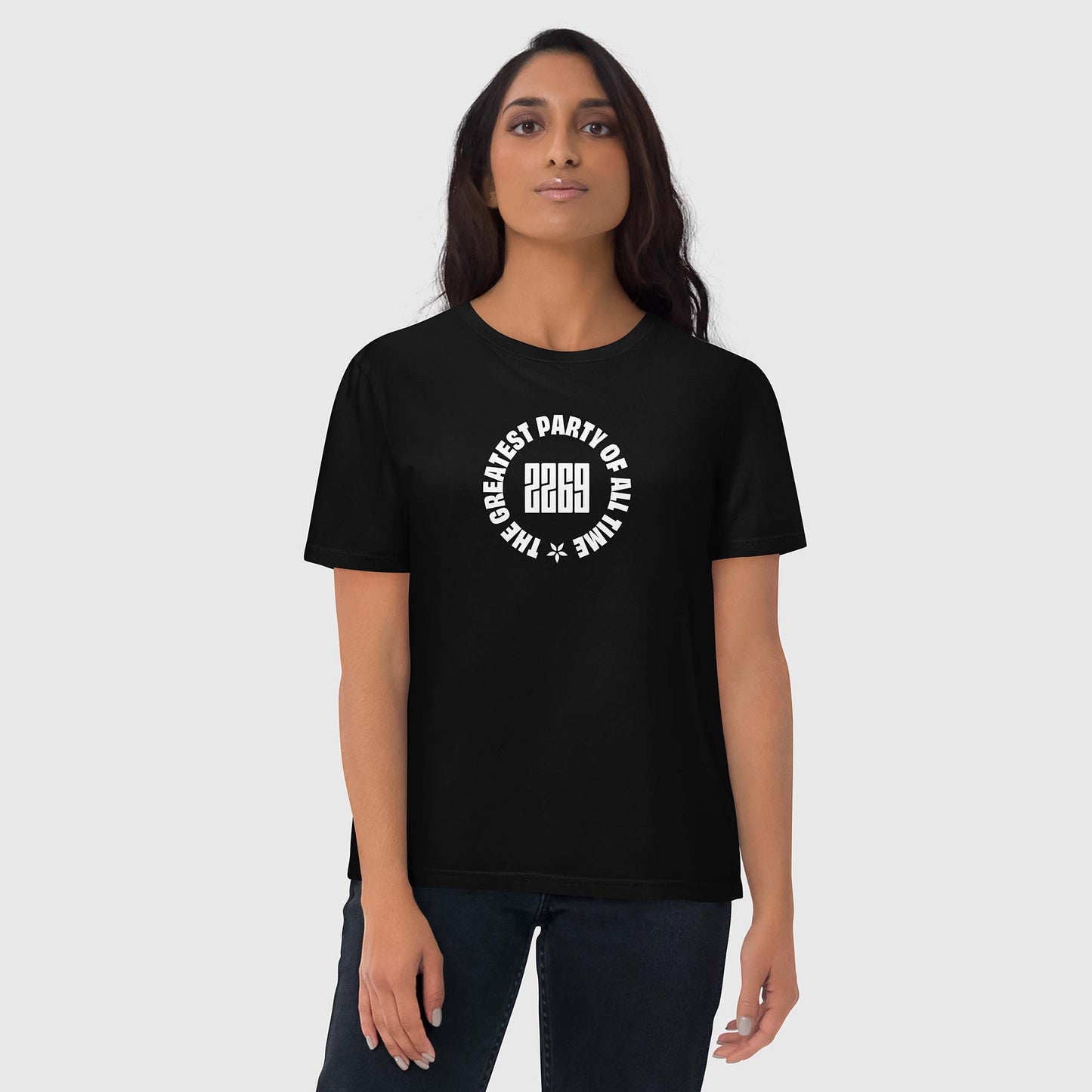 Unisex black organic cotton t-shirt with English 2269 party circle